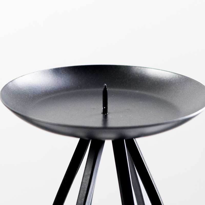 Open-Framework Tripod leg candle holder Spike Color:Black;Size:11*11*30cm 2