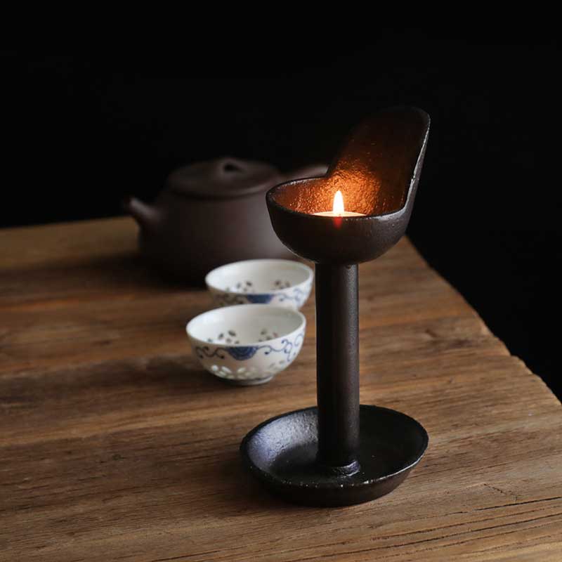 Elevated Spoon-Shaped Cast Iron Candle Holder Color:Default 3