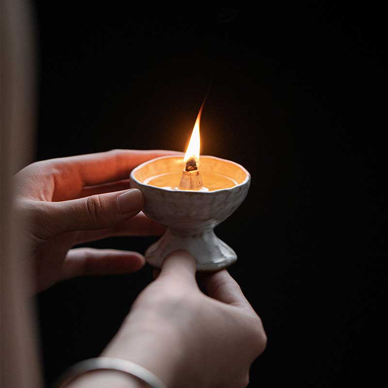 Ghee Lamp and Incense Burner,black-brown/off-white Color:Black 2