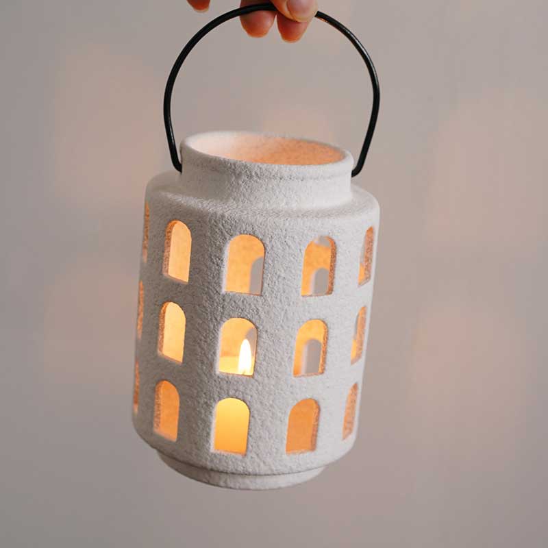 Matte Ceramic Cutout Candle Holder,Arched Windows Color:15*15*17cm 1