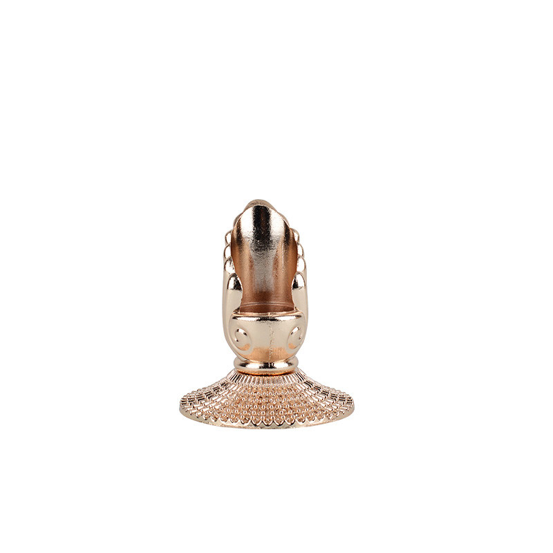 Retro Embossed Rose Gold Iron Candlestick Set of 3 Color:7*7*8.5cm
