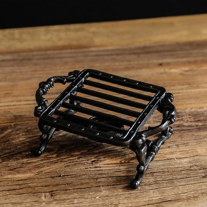 Vintage Cast Iron Hollow Teapot Warmer Size:19*12.5*7cm,970g