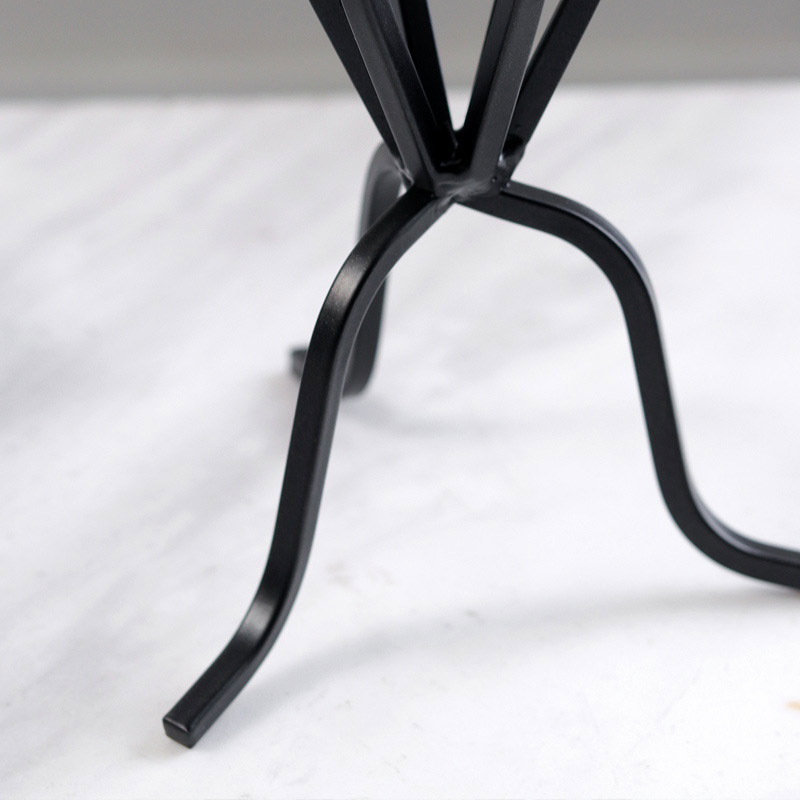Open-Framework Tripod leg candle holder Spike Color:Black;Size:11*11*30cm 1