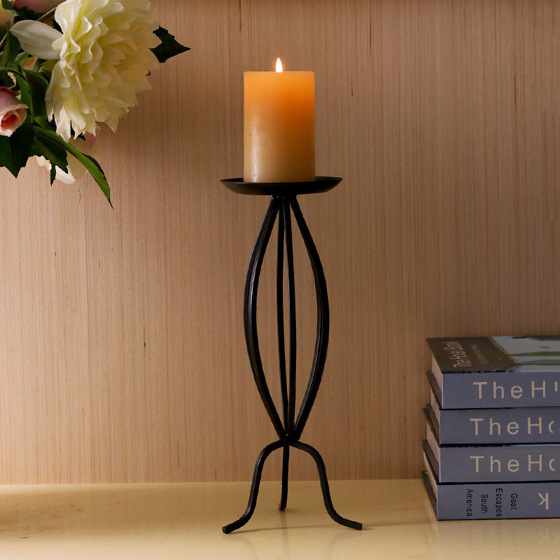 Open-Framework Tripod leg candle holder Spike Color:Black;Size:11*11*30cm 4