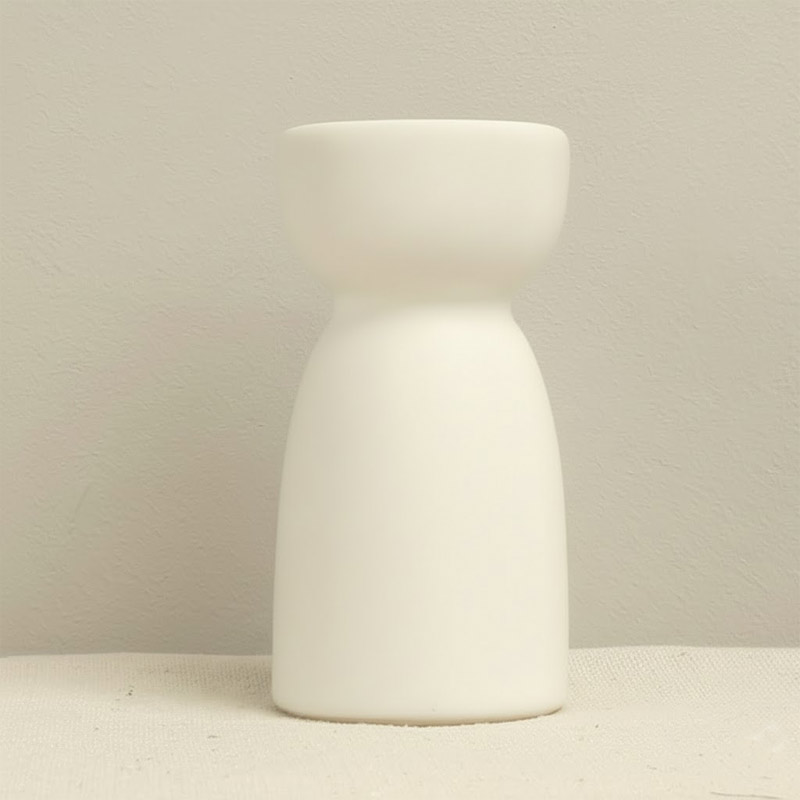 Minimalist Ceramic Candlestick Holder Color:White;Size:4*4*8cm