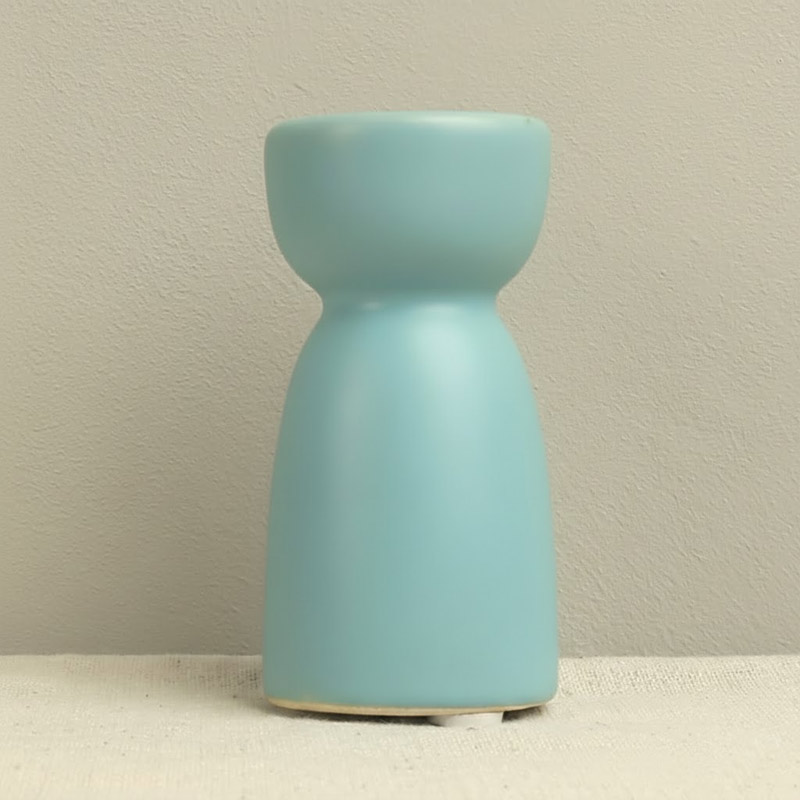 Minimalist Ceramic Candlestick Holder Color:Light Blue;Size:4*4*8cm