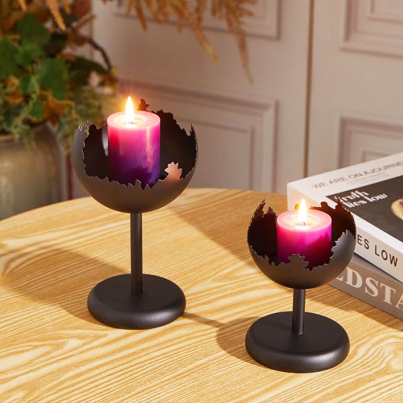 Gold/Black Fractured Metal Globe Candle Holder Color:Black;Size:9.7*9.7*15.4cm 2