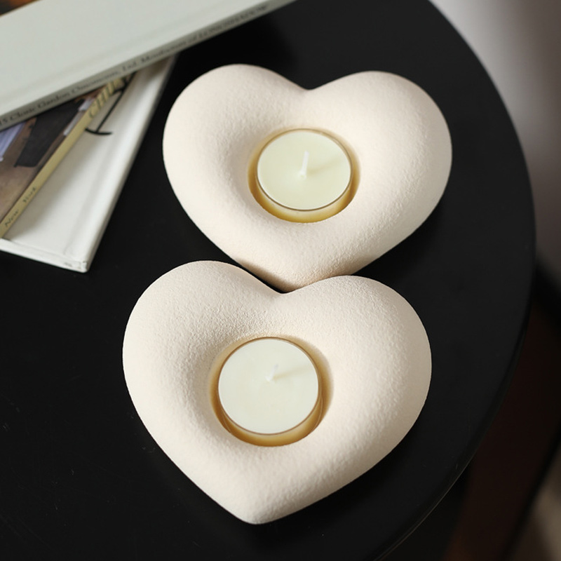 Minimalist Heart-Shaped Ceramic Candle Holder Color:Matte Red 5